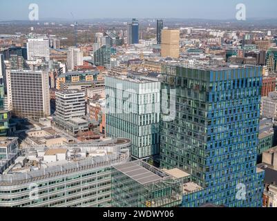 Luftaufnahme von No 1 Spinningfields, 3 Hardman Square, 3 Hardman Street im Vordergrund und NOMA in der Ferne, Stadtzentrum von Manchester, Großbritannien Stockfoto