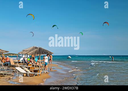 Halikounas Strand (direkt neben dem Korissionssee) ein Kitesurfer 'Paradies' auf Korfu Insel, Ionisches Meer, Griechenland. Stockfoto