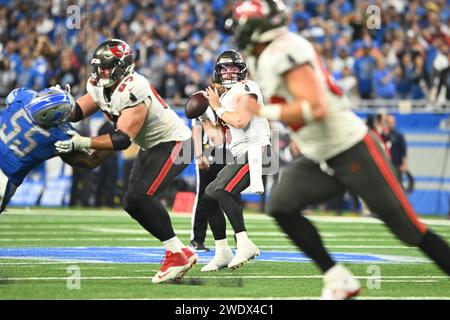 DETROIT, MI - 21. JANUAR: Tampa Bay Buccaneers QB Baker Mayfield (6) kehrt zurück, um während des Spiels zwischen den Tampa Bay Buccaneers und den Detroit Lions am 21. Januar 2024 im Ford Field in Detroit, MI, tief zu werfen (Foto: Allan Dranberg/CSM) Stockfoto