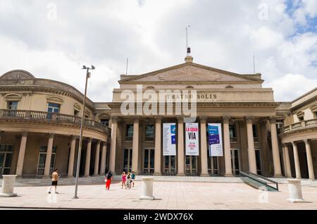 MONTEVIDEO, URUGUAY - 29. Dezember 2023: Solis Theater in Montevideo, eines der schönsten Theater Südamerikas Stockfoto