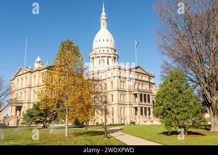 Ende Herbst im Michigan State Capitol Building in Lansing, Michigan. USA. Stockfoto