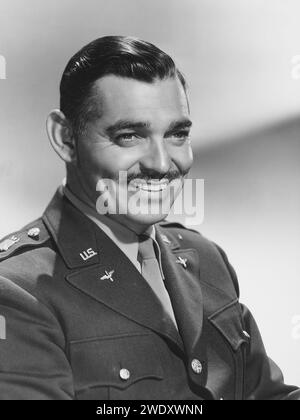 Clark Gable von Clarence Sinclair Bull (MGM, 1940er) Werbefoto. Clark war während des Zweiten Weltkriegs aktiv für die US-Armee Stockfoto