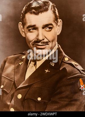 Clark Gable mit Uniform (1942) Publicity Foto - Clark war während des Zweiten Weltkriegs aktiv für die US Army Stockfoto