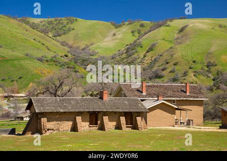 Pfleger' Quarters mit Offizieren' Quarters, Fort Tejon State Historic Park, Kalifornien Stockfoto