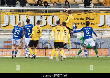 KERKRADE, 22.01.2024, Parkstad Limburg Stadium, Niederländisch Keukenkampioen divisie, Saison 2023/2024. Roda JC - FC Eindhoven. Roda-Spieler Matisse Didden erzielt 1-0 Punkte Stockfoto