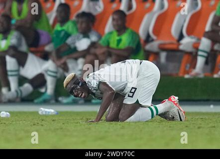 Abidjan, Elfenbeinküste. 22. Januar 2024: Victor James Osimhen (Nigeria) am Boden während eines Spiels der Gruppe A Des African Cup of Nations, Nigeria gegen Guinea-Bissau, im Stade Felix Houphouet-Boigny, Abidjan, Elfenbeinküste. Kim Price/CSM Credit: CAL Sport Media/Alamy Live News Stockfoto