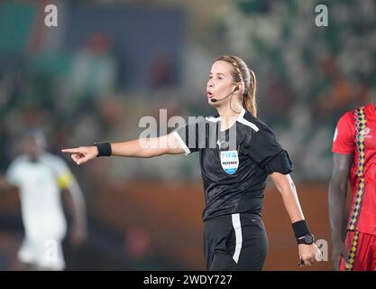 Abidjan, Elfenbeinküste. 22. Januar 2024: Bouchra Karboubi (Marokko) gibt Gesten während eines Spiels der Gruppe A des Afrikanischen Cup, Nigeria gegen Guinea-Bissau, im Stade Felix Houphouet-Boigny, Abidjan, Elfenbeinküste. Kim Price/CSM Credit: CAL Sport Media/Alamy Live News Stockfoto