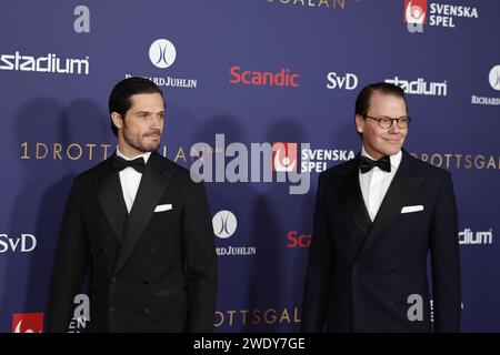 STOCKHOLM, SCHWEDEN 20240122 Prinz Carl Philip und Prinz Daniel kommen auf dem roten Teppich bei der jährlichen Sportgala 2024 in der Friends Arena an. Foto: Christus Stockfoto