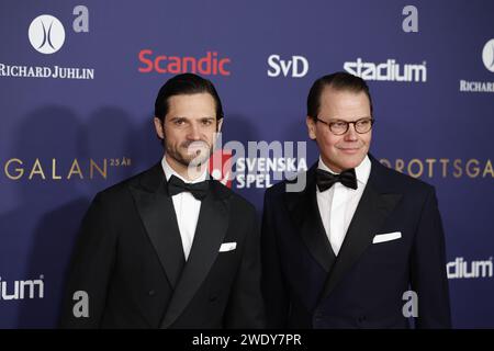 STOCKHOLM, SCHWEDEN 20240122 Prinz Carl Philip und Prinz Daniel kommen auf dem roten Teppich bei der jährlichen Sportgala 2024 in der Friends Arena an. Foto: Christus Stockfoto