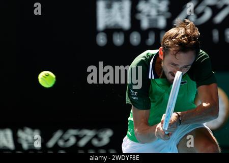 Melbourne, Victoria, Australien. Januar 2024. Daniil Medwedev in Aktion während des Spiels der vierten Runde gegen Nuno Borges (POR) am 9. Tag der Australian Open 2024 im Melbourne Park am 22. Januar 2024 in Melbourne, Australien. (Kreditbild: © Ciro de Luca/ZUMA Press Wire) NUR REDAKTIONELLE VERWENDUNG! Nicht für kommerzielle ZWECKE! Stockfoto