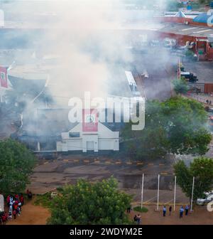 Gaborone Botswana, 22. Januar 2024 , Editorial, Spar German Chain Supermarket in Kgale Hill is Burning , Luftaufnahme Stockfoto