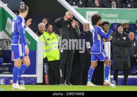 Leicester, Großbritannien. Januar 2024. Leicester City Manager Enzo Maresca Gesten während des SKY Bet EFL Championship Matches Leicester City FC gegen Ipswich Town FC im King Power Stadium, Leicester, England, Großbritannien am 22. Januar 2024 Credit: Every Second Media/Alamy Live News Stockfoto