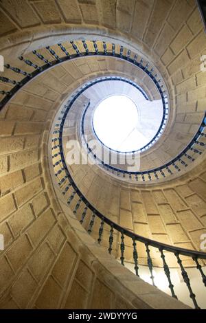 Wendeltreppe des alten Klosters Santo Domingo de Bonaval in Santiago de Compostela Stockfoto