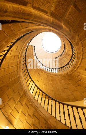 Wendeltreppe des alten Klosters Santo Domingo de Bonaval in Santiago de Compostela Stockfoto