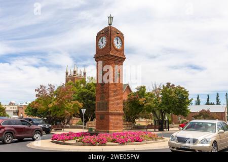 Mudgee Stadtzentrum, Gedenkuhr zu Ehren der Australier, die im 2. Weltkrieg ums Leben kamen, Sommers Day, Australien 2024 Stockfoto