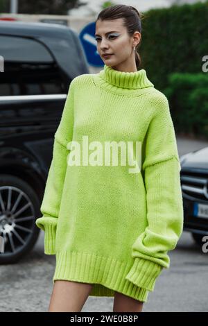 Maggy Outside Sportmax Show während der Mailand Fashion Week Damenbekleidung Frühjahr/Sommer 2024. Stockfoto