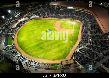 HERMOSILLO, MEXIKO - 20. JANUAR: Luftaufnahme des Stadions Fernando Valenzuela während eines LMP-Spiels zwischen Naranjeros de Hermosillo und Venados de Mazatlán am 20. Januar 2024 in Hermosillo, Mexiko. (Foto von Luis Gutiérrez/Norte Photo/) HERMOSILLO, MÉXICO - 20 DE ENERO: Vista aérea del estadio Fernando Valenzuela durante un partido de LMP entre Naranjeros de Hermosillo y Venados de Mazatlán el 20 de enero de 2024 en Hermosillo, México. (Foto de Luis Gutiérrez/Norte Photo/) Stockfoto