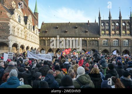 Lubeck Heute Proteststurm Am Dom Die Demo Die Lubeck Verandert