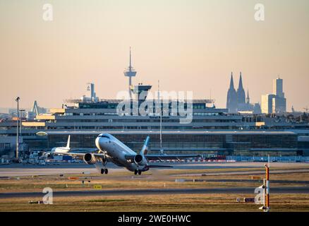 Eurowings Airbus startet am Flughafen Köln-Bonn, NRW, Deutschland Stockfoto