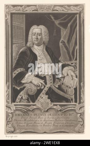Porträt van Johann Peter von Ludewig, Johann Jacob Haid, nach Anna Rosina von Lisiewska, 1742 Druck mit lateinischer Unterschrift. Augsburger Papierätzer historischer Personen. rocaille-Ornament. Waffenlager, Heraldik. Bücherregale. Dichtung, Stempel Stockfoto