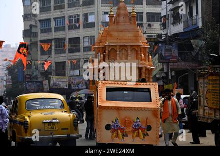 Kalkutta, Indien. Januar 2024. KOLKATA, INDIEN - 22. JANUAR: Ein Modell des RAM Tempels, das heute in der Ralla-Weihungsfeier am 22. Januar 2024 in Kalkutta, Indien, zu sehen ist. (Foto: Samir Jana/Hindustan Times/SIPA USA) Credit: SIPA USA/Alamy Live News Stockfoto