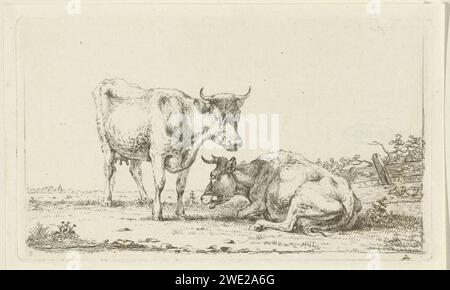 Kühe in einer Landschaft, Jan Kobell (II), 1788–1814 drucken Eine horizontale und eine stehende Kuh an einem baufälligen Zaun. Eine dritte Kuh weidet im Hintergrund und die Konturen eines Kirchturms sind Papierätzer zu sehen Stockfoto