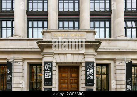 Eintritt zum Wissenschaftsmuseum in Kensington in London, Großbritannien Stockfoto