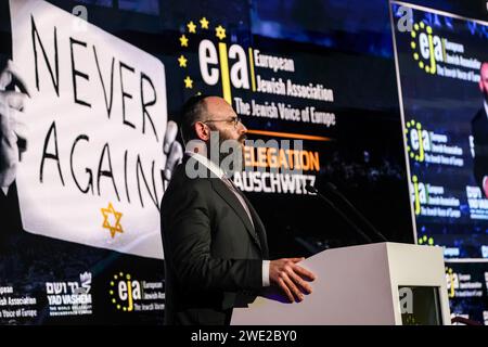 Krakau, Polen. Januar 2024. Rabbi Menachem Margolin, Gründer und Vorsitzender des EJA, spricht während des Symposiums der European Jewish Association im Konferenzzentrum des Hilton Hotels in Krakau vor dem 79. Jahrestag der Befreiung von Auschwitz. Das Symposium konzentriert sich auf den Aufstieg des Antisemitismus in Europa nach dem brutalen Angriff auf Israel vom 7. Oktober 2023 und der wahllosen militärischen Reaktion Israels auf Palästinenser. Quelle: SOPA Images Limited/Alamy Live News Stockfoto