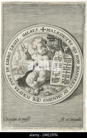 Putto mit den Tabellen des Gesetzes, Crispijn van de Passe (I), 1594 gedrucktes Medaillon mit einem Putto, der sich auf die Tabellen des Gesetzes stützt und eine segensreiche Geste macht. Im Hintergrund ein Altar mit einem Brandopfer. Der Abdruck hat einen Rahmen mit einem Bibelzitat von Gal. 3 auf Lateinisch. Kölner Papierstich Engel(n) dargestellt als Kind(e). Die neuen Tabellen des Gesetzes (Exodus 34). Ein Brandopfer zu opfern  jüdische Religion Stockfoto