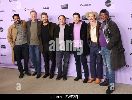 Park City, USA. Januar 2024. Sanjay Rao, Mike Blizzard, Glen Powell, Richard Linklater, Evan Holtzman, Austin Amelio, Gralen Banks kam zur „Hit man“-Premiere während des Sundance Film Festivals 2024, das am 22. Januar 2024 im Eccles Center Theatre in Park City, Utah, stattfand. © JPA/AFF-USA.com Credit: AFF/Alamy Live News Stockfoto