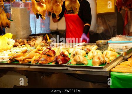 Hühnerstand auf dem lokalen Markt in Taiwan Stockfoto