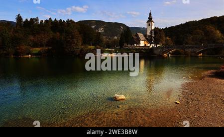 Bohinjer See, Bohinj, Slowenien, Triglav, Bled, Wildwasser, Abenteuer, See, Bezaubernder See im Nationalpark Triglav bei Bled Stockfoto