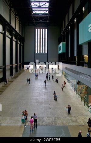 Turbinenhalle der Tate Modern Stockfoto