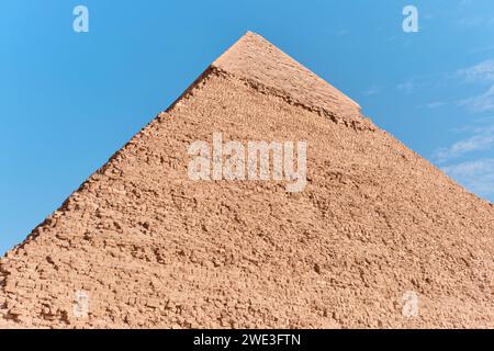 Gizeh, Ägypten - 24. Dezember 2023: Pyramide von Khafre (auch als Khafra, Khefren gelesen) Stockfoto