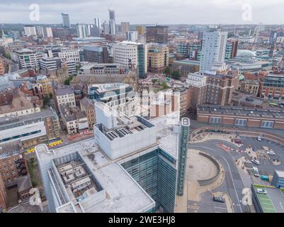 Luftbild des City Square, Park Plaza, Majestic, Whitehall Quay und des weiteren Stadtzentrums von Leeds, Yorkshire, Großbritannien Stockfoto