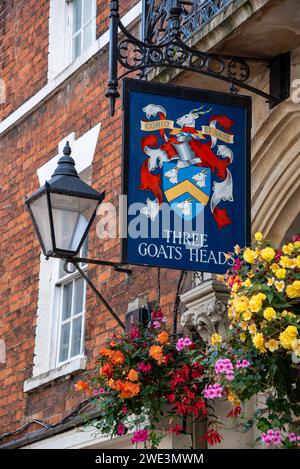 Pub-Schild vor dem Three Goats' Heads Pub, Oxford, UK Stockfoto