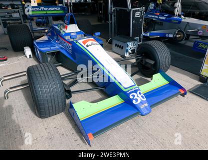 Dreiviertel-Vorderansicht eines Formel-1-Rennwagens Onyx ORE-1B, der in der Formel-1-Saison 1990 von J.J. Lehto und Gregor Foitek gefahren wurde. Stockfoto