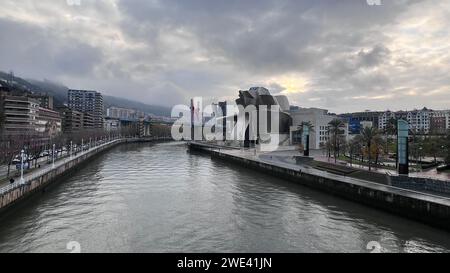Bilbao-Mündung mit dem Guggenheim-Museum Stockfoto