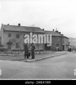 Die größte Stadt der Welt. 1944 soll Kiruna in Schweden von einer ländlichen Gemeinde in eine Stadt umstrukturiert werden. Pläne, die zu dieser Zeit ein paar Jahre voraus sind, die aber laut Kirunas Gemeindevorstand Hjalmar Nyström fest sind. Kiruna soll mit einer Fläche von 14.000 Quadratkilometern die größte Stadt der Welt werden. Ein Gebiet, das 18-mal so groß ist wie New York und achtmal so groß wie London Die beiden Weltmetropolen, die zu dieser Zeit etwa zehn Millionen Einwohner hatten. Kiruna hat etwa 500. Der gesamte nordwestliche Lappland Berg W Stockfoto