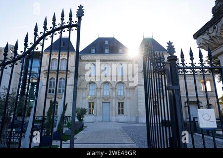 Marseille, Frankreich. Januar 2024. © PHOTOPQR/LA PROVENCE/WIMPEL Franck ; Marseille ; 23/01/2024 ; Château de la Buzine à Saint Menet (11e) Vue extérieure, Fassade C'EST un édifice du XIX? Siècle situé dans le 11? arrondissement de Marseille. IL doit sa célébrité à Marcel Pagnol, qui l'évoqua dans' SES Souvenirs d'enfance 'et en fut le propriétaire. - Schloss Buzine - Marseille, Frankreich 23. Januar 2024 Château de la Buzine oder Château de Ma Mère von Marcel Pagnol Credit: MAXPPP/Alamy Live News Stockfoto