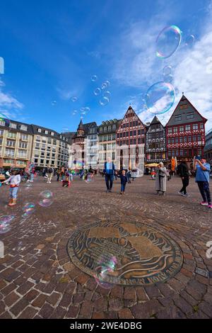 Blick auf den Stadtplatz Romerberg in Frankfurt, Deutschland Stockfoto