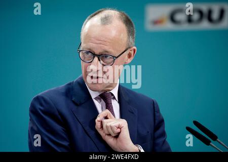 Friedrich Merz, Vorsitzender der CDU und Fraktionsvorsitzender der CDU-Bundestagsfraktion, Wirtschaftskonferenz von CDU und mit - Deutschland kann es besser, im Konrad-Adenauer-Haus, DEU, Berlin, 23.01.2024 *** Friedrich Merz, Vorsitzender der CDU und Vorsitzender der CDU-Bundestagsfraktion im Bundestag, Wirtschaftskonferenz der CDU und des mit Deutschland kann besser werden, im Konrad-Adenauer-Haus, DEU, Berlin, 23 01 2024 Stockfoto