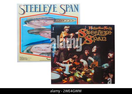 SteelEye Span Under the Salt 1972 Vinyl Album LP Cover & All Around My hat 1975 Vinyl Album LP Cover isoliert auf weißem Hintergrund Stockfoto