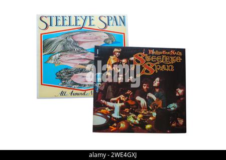 SteelEye Span Under the Salt 1972 Vinyl Album LP Cover & All Around My hat 1975 Vinyl Album LP Cover isoliert auf weißem Hintergrund Stockfoto