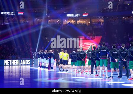 Hamburg, Deutschland. Januar 2024. HAMBURG, DEUTSCHLAND - 23. JANUAR: Mannschaft der Niederlande während des EHF Euro 2024 Hauptspiels zwischen den Niederlanden und Portugal am 23. Januar 2024 in der Barclays Arena in Hamburg. (Foto von Henk Seppen/Orange Pictures) Credit: Orange Pics BV/Alamy Live News Stockfoto