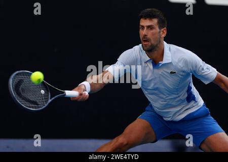 Melbourne Park, Melbourne, Victoria, Australien. Januar 2024. Australian Open Tennis Championships, Melbourne Park, Victoria: Novak Djokovic (SRB) in Aktion während des Viertelfinalspiels gegen Tayor Fritz (USA) Credit: Action Plus Sports/Alamy Live News Stockfoto