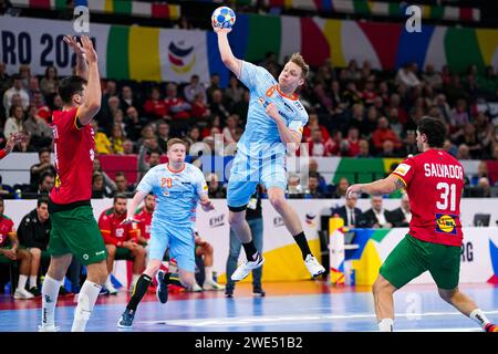 Hamburg, Deutschland. Januar 2024. HAMBURG, DEUTSCHLAND - 23. JANUAR: Niko Blaauw aus den Niederlanden während des EHF Euro 2024 Hauptspiels zwischen den Niederlanden und Portugal am 23. Januar 2024 in der Barclays Arena in Hamburg. (Foto von Henk Seppen/Orange Pictures) Credit: Orange Pics BV/Alamy Live News Stockfoto