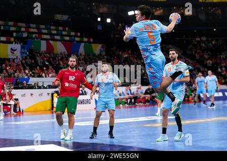 Hamburg, Deutschland. Januar 2024. HAMBURG, DEUTSCHLAND - 23. JANUAR: Rutger ten Velde der Niederlande während des EHF Euro 2024 Hauptspiels zwischen den Niederlanden und Portugal in der Barclays Arena am 23. Januar 2024 in Hamburg. (Foto von Henk Seppen/Orange Pictures) Credit: Orange Pics BV/Alamy Live News Stockfoto