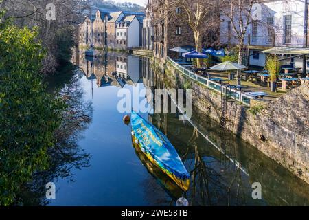 Totnes, Devon, Großbritannien - 16. Januar. Blick auf den Fluss Dart in Totnes, Devon am 16. Januar 2024 Stockfoto