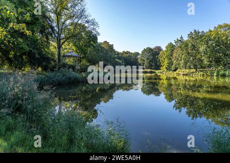 See im Clara-Zetkin-Park in Leipzig, Sachsen, Deutschland Stockfoto